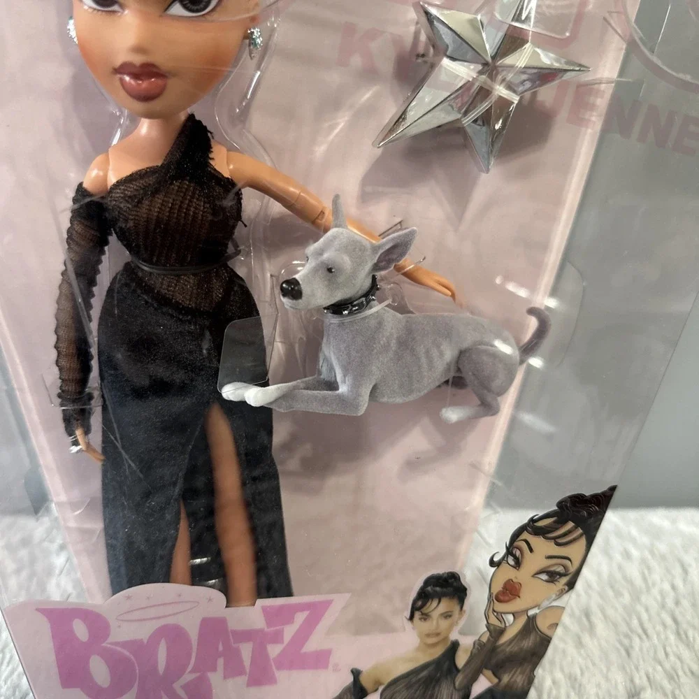 Bratz x Kylie Jenner Night Fashion‎ Doll with Evening Gown Pet Dog and Poster